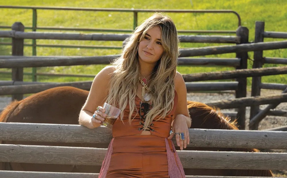 Lainey Wilson: Biography, Songs, Weight Loss Journey, Yellowstone Role, and Life Story